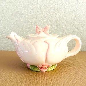 Silvestri teapot, cream/pink